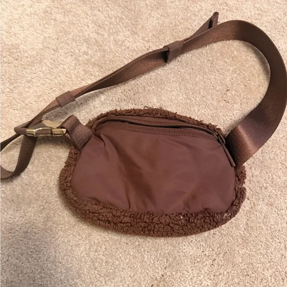 Lululemon Brown Sherpa Belt Bag - Picture 2 of 3